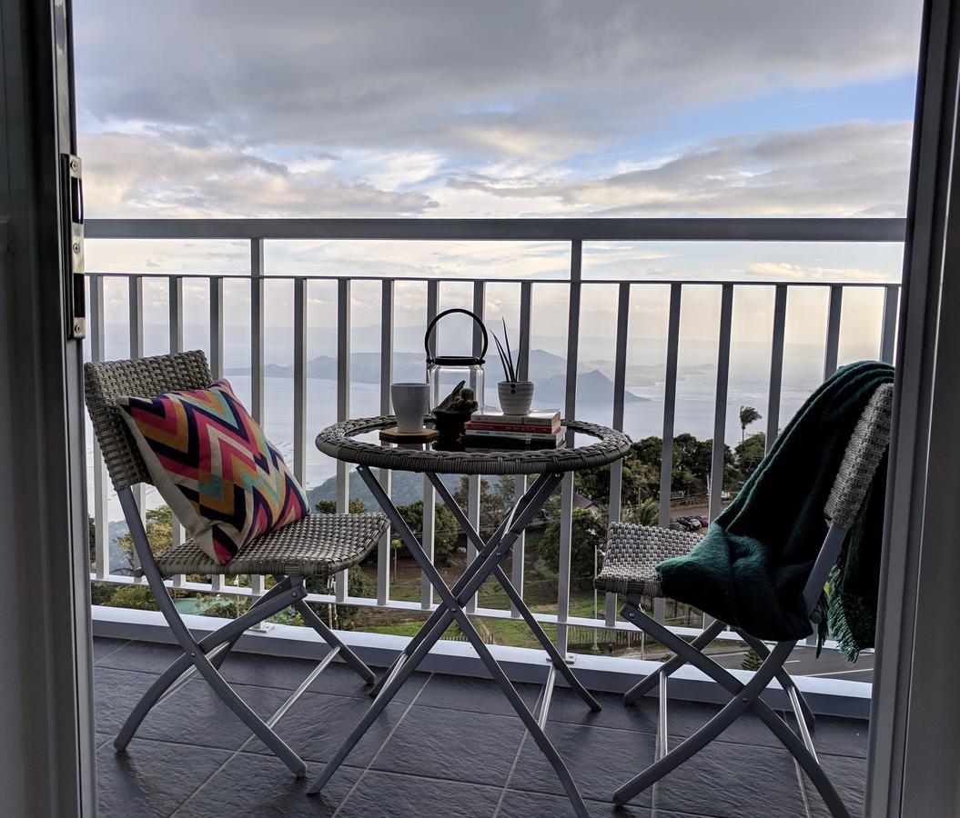 טגאיטאי Cozy Family Suite With Stunning View Of Taal מראה חיצוני תמונה